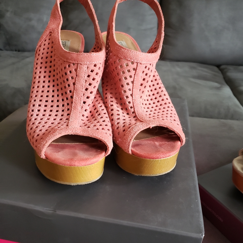 Shoes - Picture 4 of 11